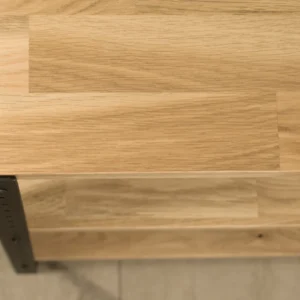 Próbka dekoru Dąb Europejski – naturalna struktura, subtelne słoje i matowe wykończenie płyty meblowej wykorzystywanej w regałach Modiloft