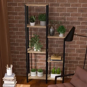 Regał metalowy z półkami Dąb Lumberjack Bielony – inspiracja do salonu w stylu loftowym z ciepłą cegłą