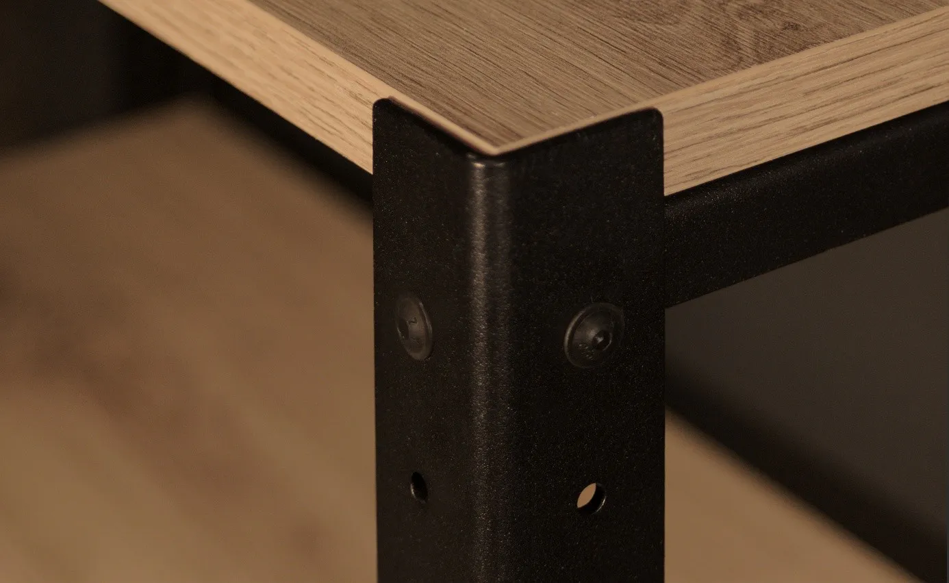 Detal narożnika i połączenia półki z ramą regału loftowego MIX Dąb Dziki 90x25x190