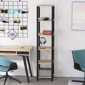 Zbliżenie na regał 40x35x190 – półki z litego dębu w rustykalnym klimacie domowego biura