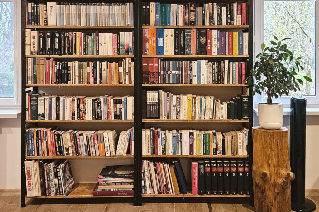 Regały na książki w stylu loft